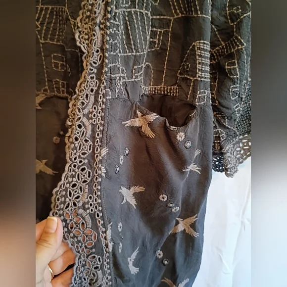 Johnny Was Size Large  Graphite Grey Bird & House Motif Sheer Kimono Cardigan. - Picture 7 of 16